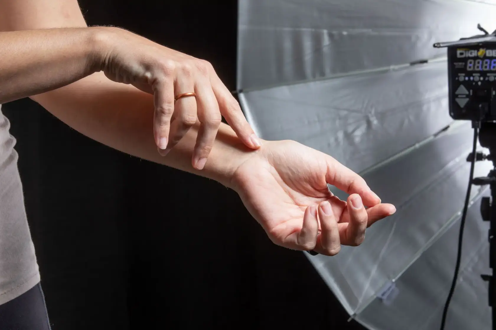 Reference-Pictures_Hands_J-033 copy.webp